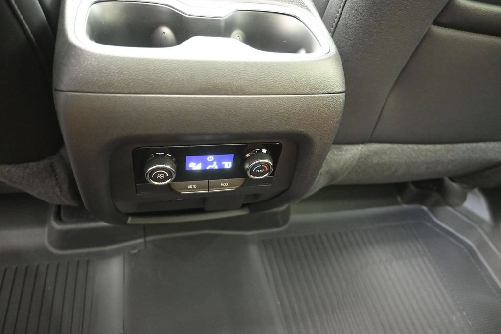2027 Chevrolet Traverse Z71 - Photo 18