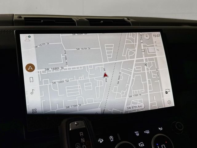 New 2026 Woolstone Green Land Rover X-Dynamic SE image 16