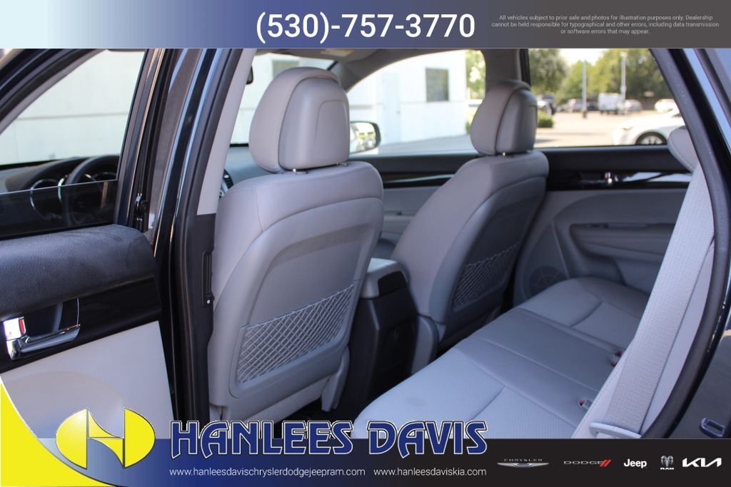 Used 2012 Black Kia LX image 15