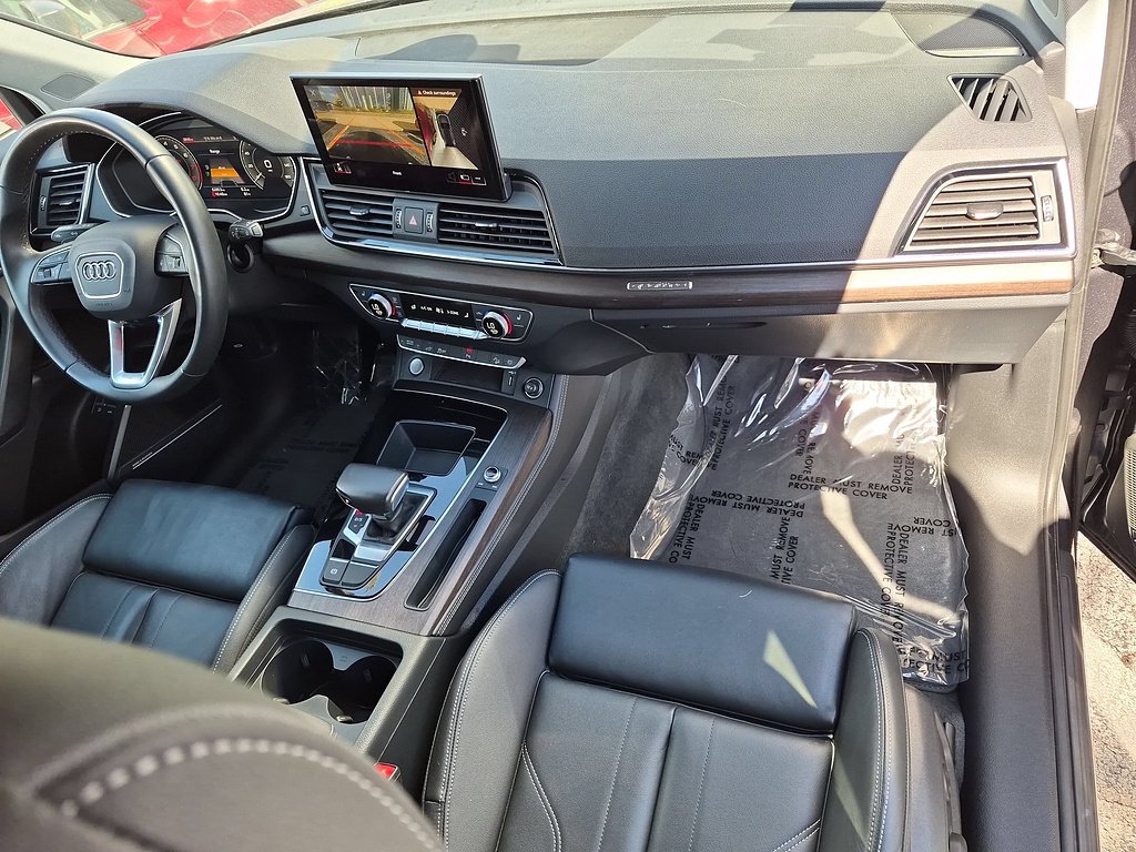 Used 2023 Daytona Gray Pearl Effect Audi e quattro S line Prem Pl 55 TFSI image 29