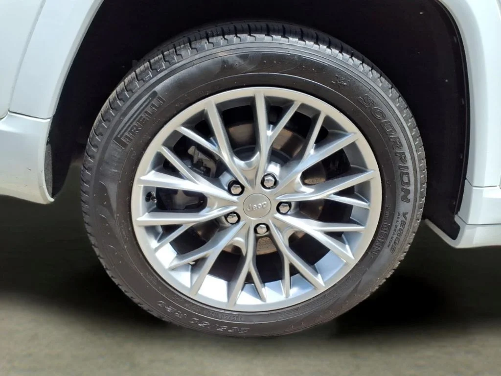 Used 2023 White Jeep Summit image 34