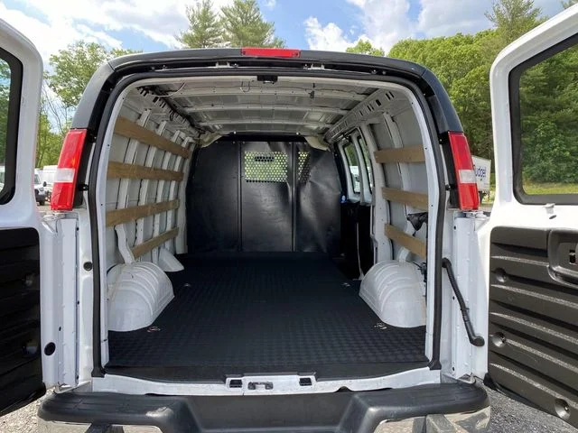 Used 2024 Summit White GMC Work Van image 27