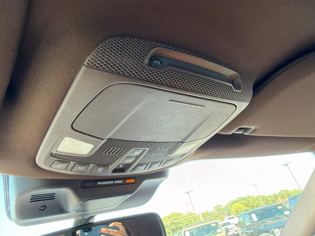Used 2022 Agate Black Metallic Ford King Ranch image 27