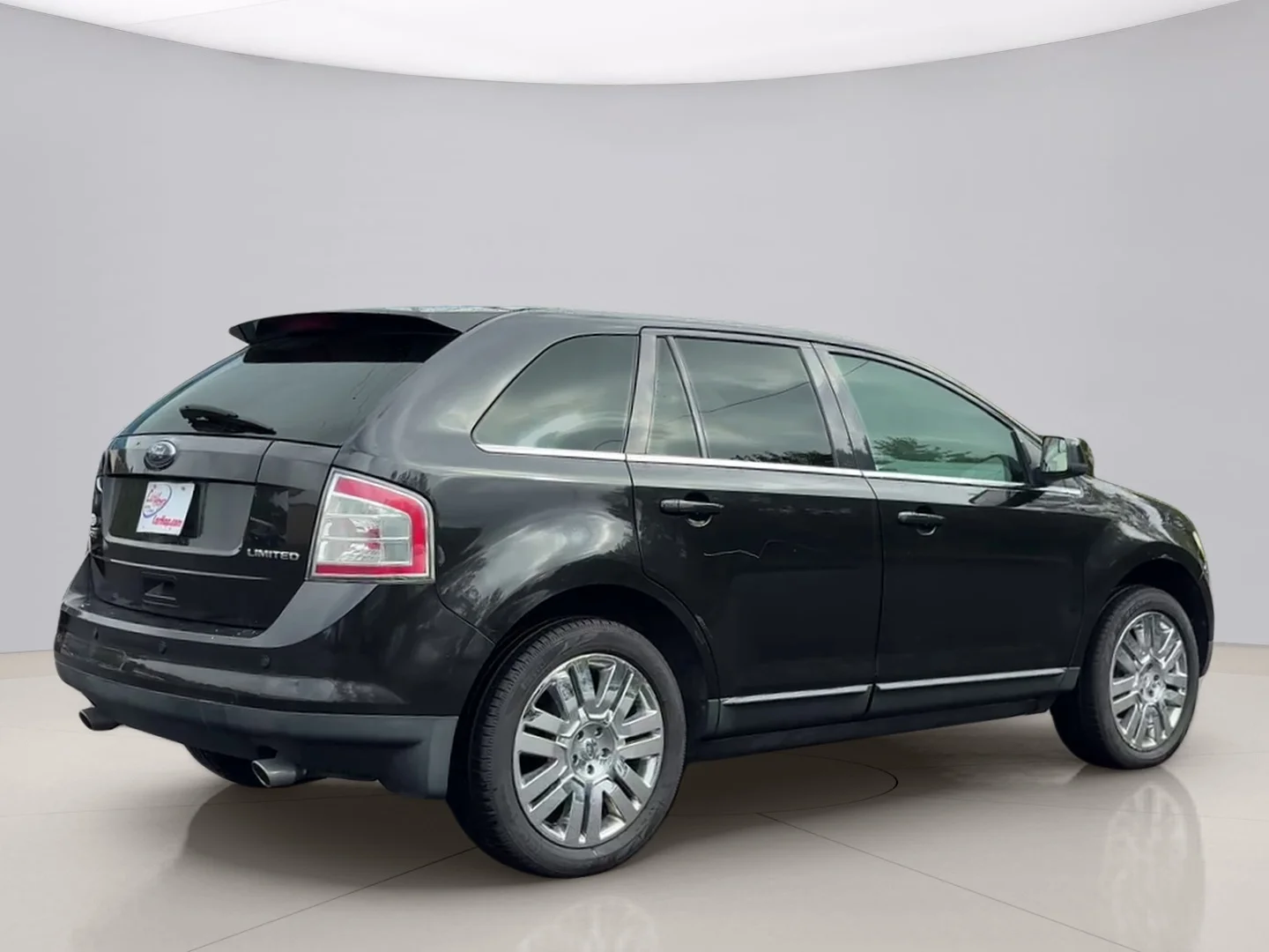 Used 2010 Black Ford LIMITED image 5