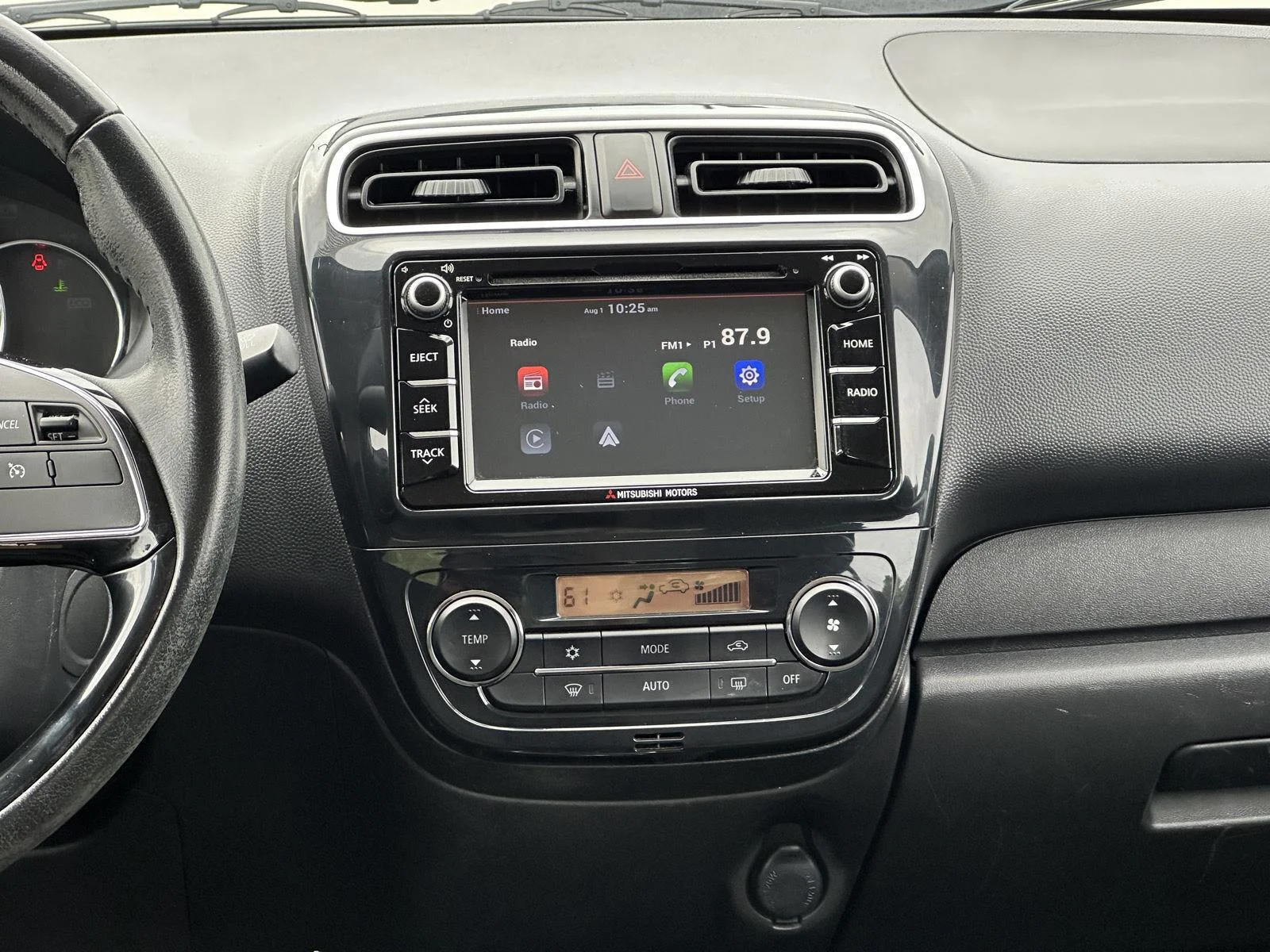 Used 2018 Infrared Mitsubishi SE image 13