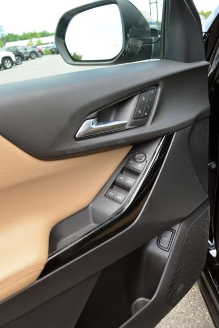 New 2026 Mosaic Black Metallic Chevrolet ACTIV image 14