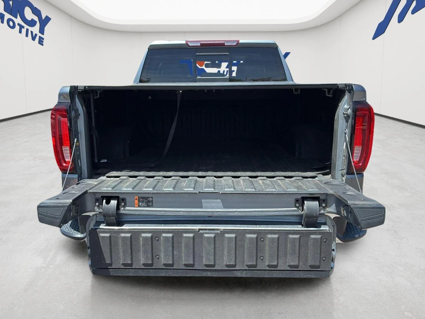 Used 2021 Satin Steel Metallic GMC SLT image 10
