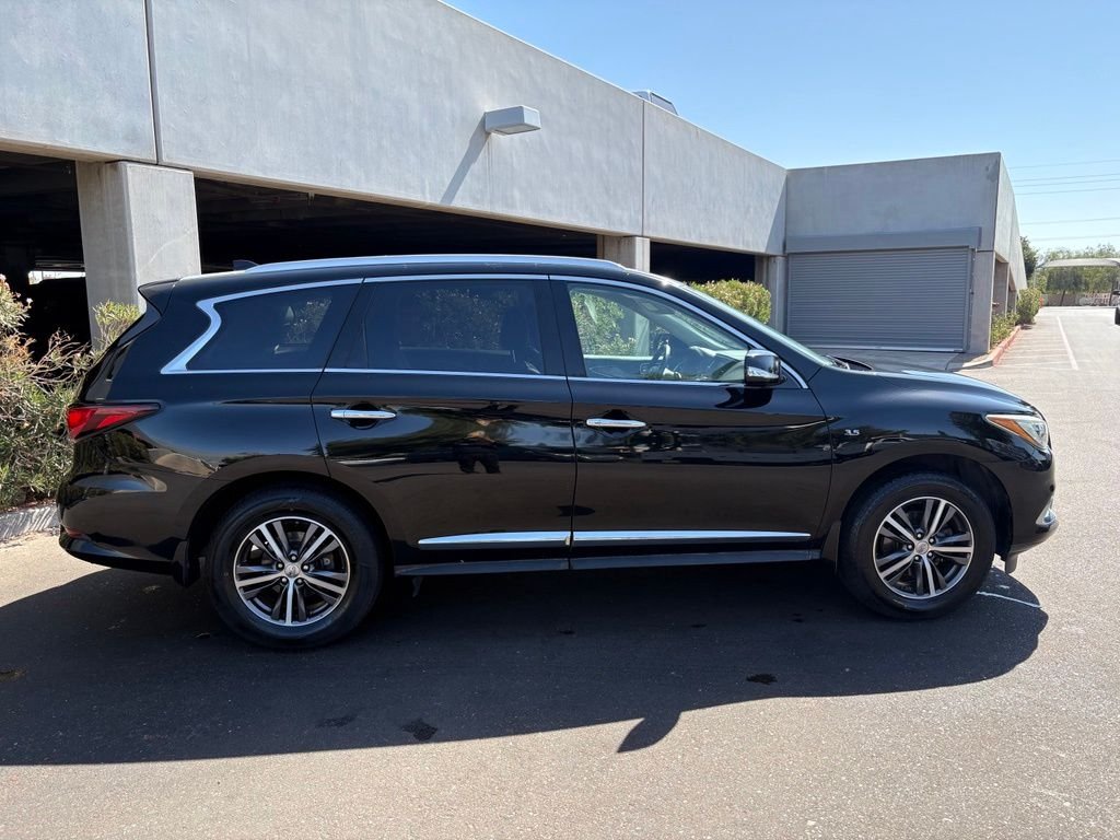 Used 2019 Black INFINITI LUXE image 3