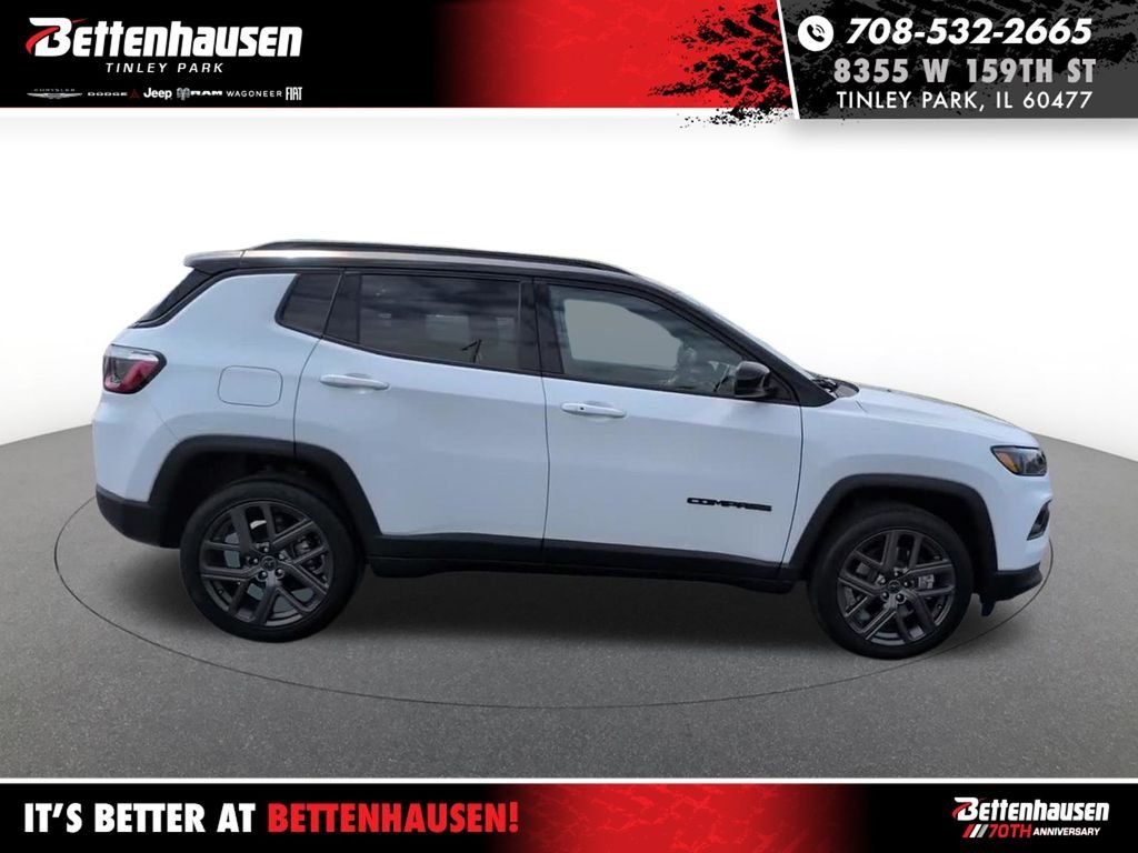 New 2026 Bright White Clear-Coat Exterior Paint Jeep Limited image 5