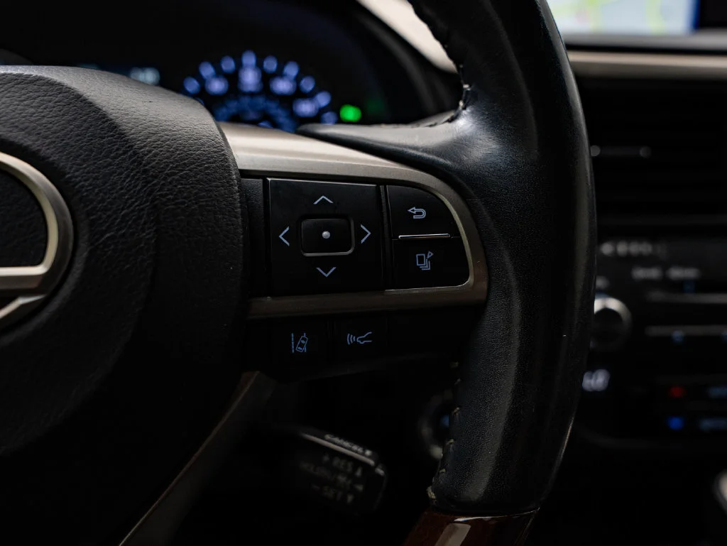 Used 2019 Eminent White Pearl Lexus 450h Premium image 29