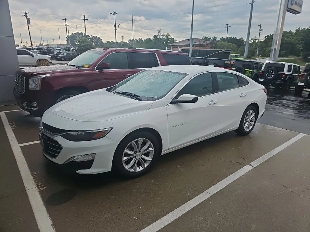 Used 2020 White Chevrolet LT image 2