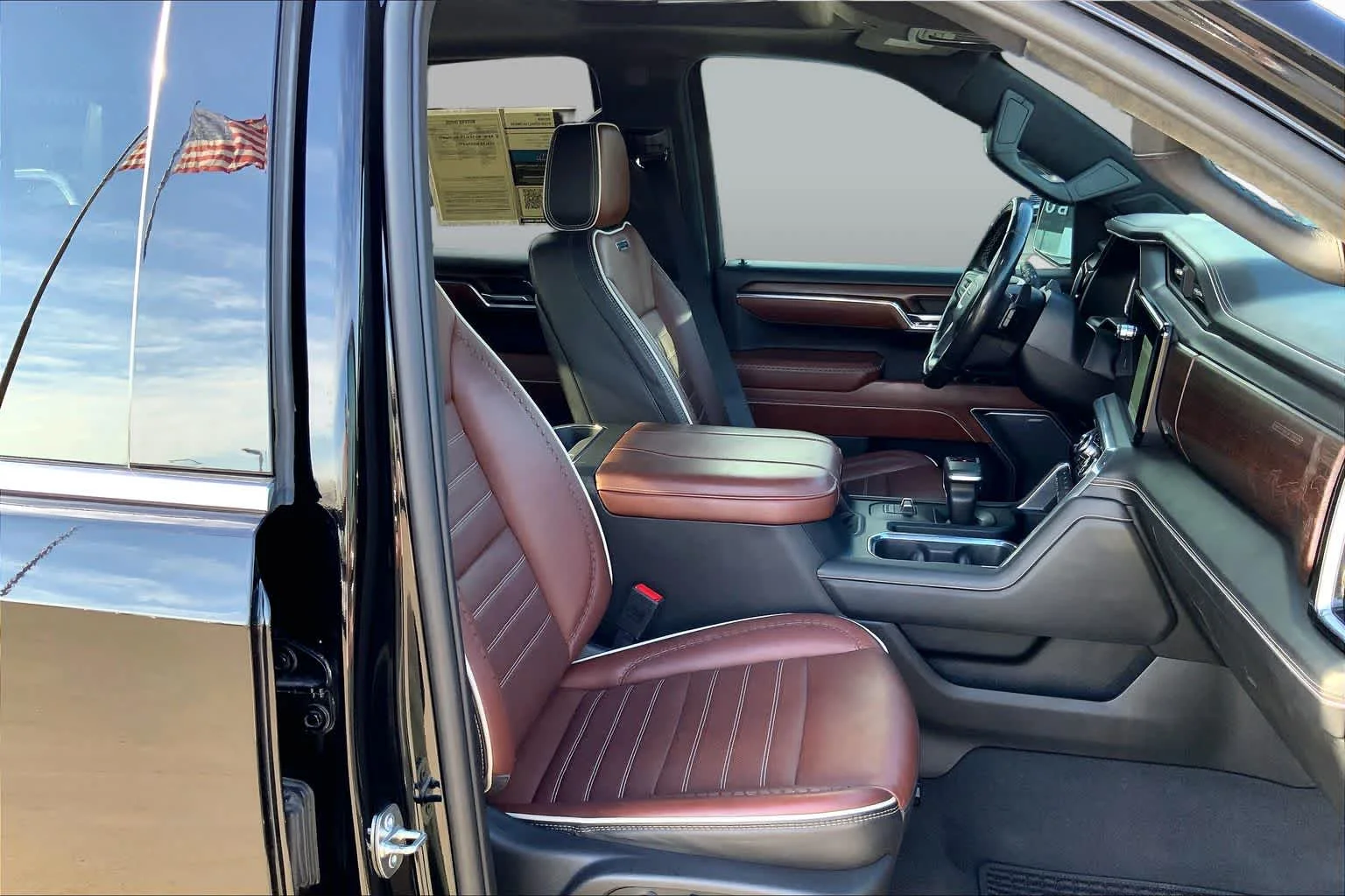 Used 2023 Onyx Black GMC Denali Ultimate image 8