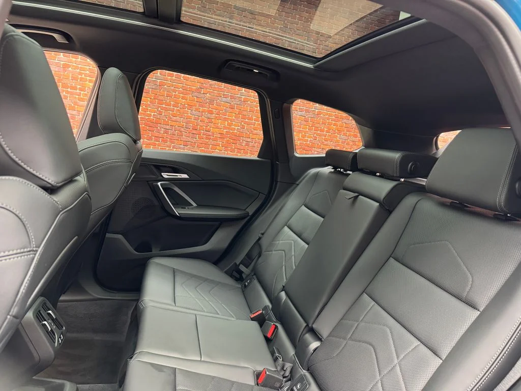 Used 2025 Blue BMW xDrive28i image 27