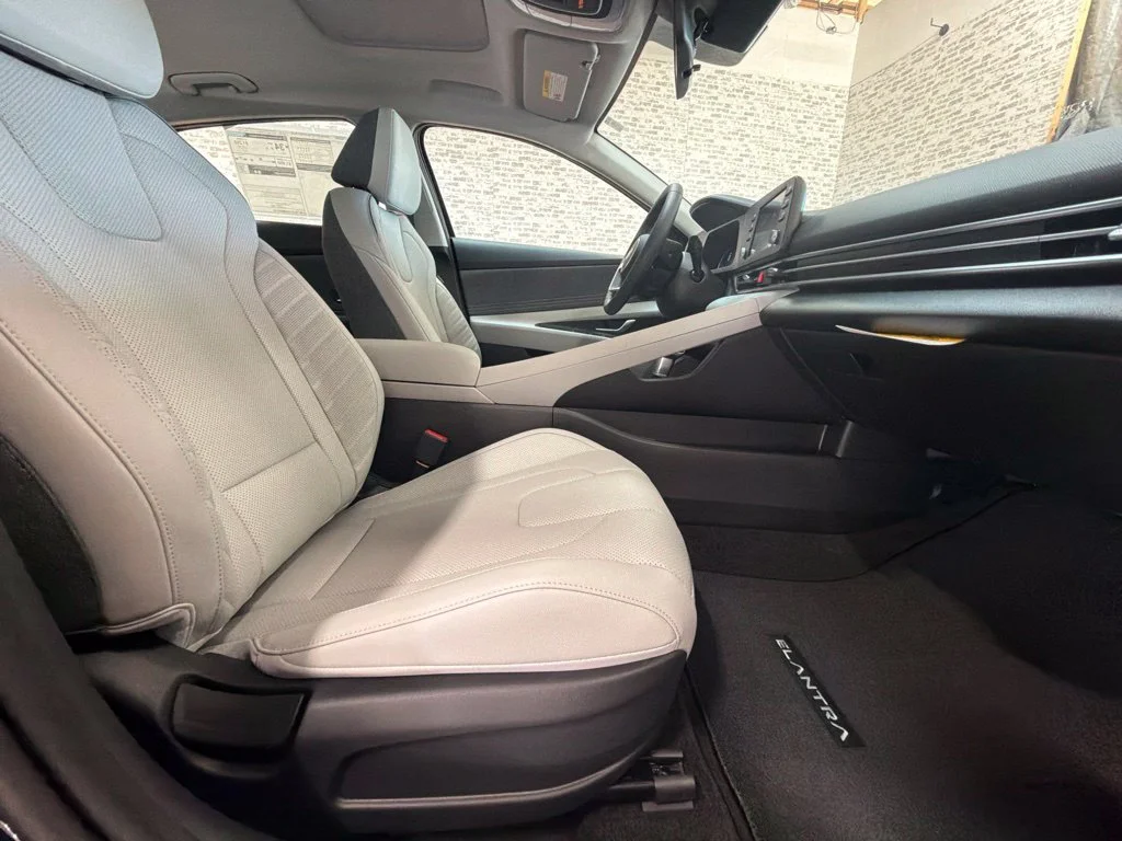 New 2026 Abyss Black Hyundai SEL Sport Plus image 11