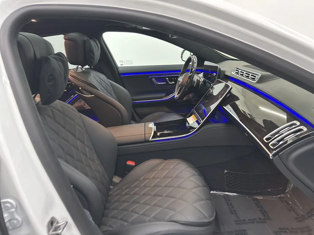 New 2026 White Mercedes-Benz S 580 image 24