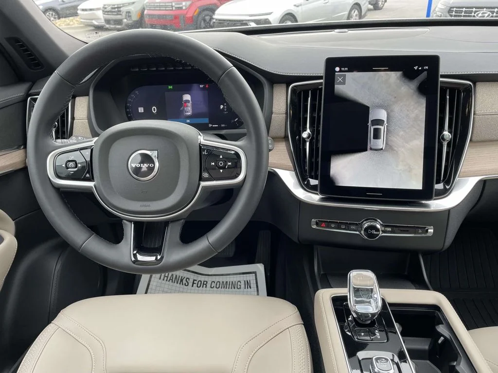 2026 Volvo XC90 Plus - Photo 2