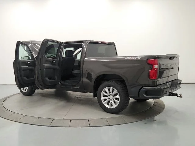 Used 2021 Brown Chevrolet Custom image 13