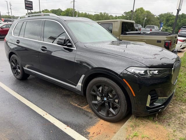 2020 BMW X7 xDrive40i's photo