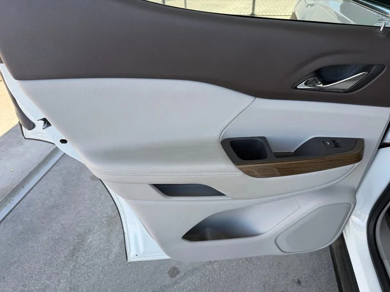 Used 2022 Summit White GMC SLE image 20