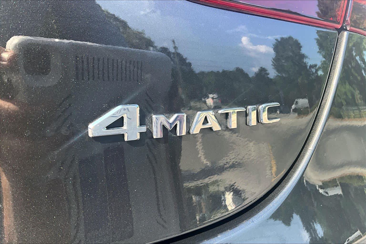 Used 2020 Graphite Grey Metallic Mercedes-Benz GLC 300 image 10