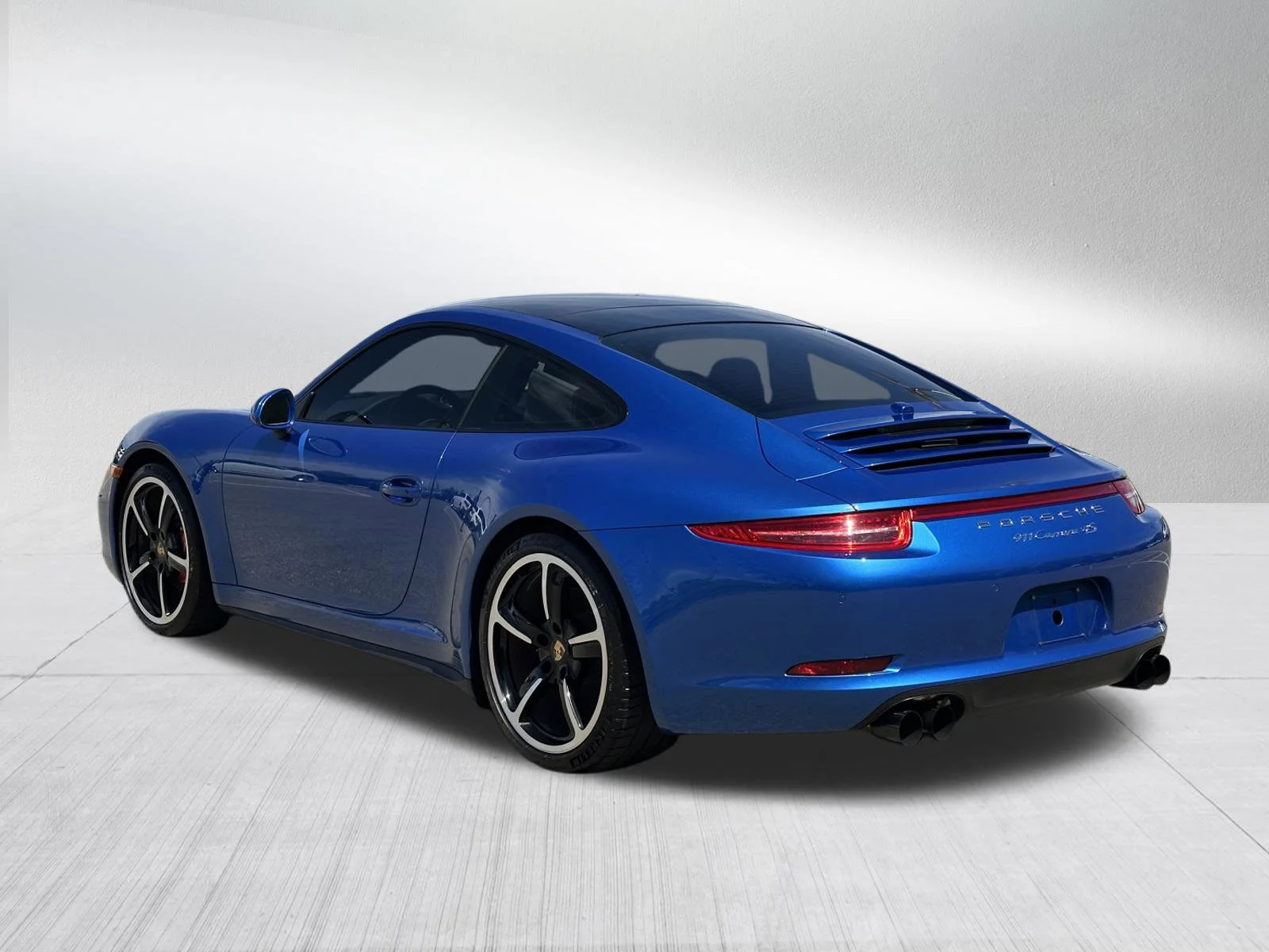 Used 2014 Sapphire Blue Metallic Porsche Carrera 4S image 5