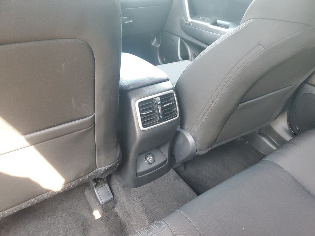 Used 2022 Snow White Pearl Kia LX image 21