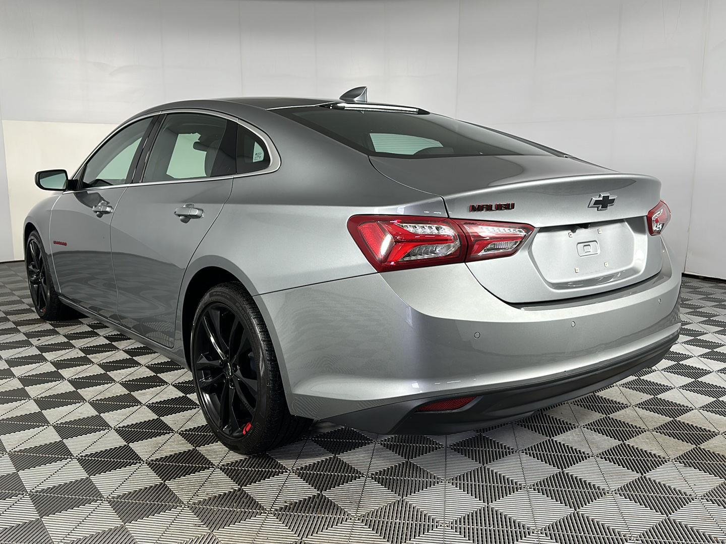 Used 2024 Sterling Gray Metallic Chevrolet LT image 5