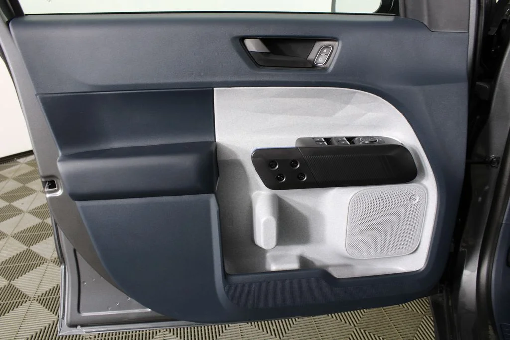 New 2026 Oxford White Ford XLT image 10