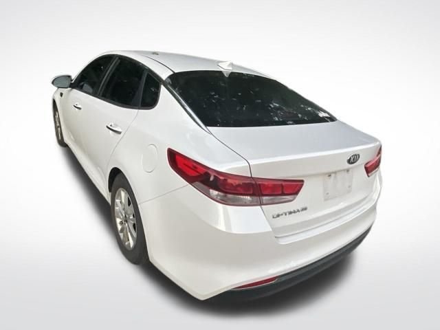 Used 2017 Snow White Pearl Kia LX image 9