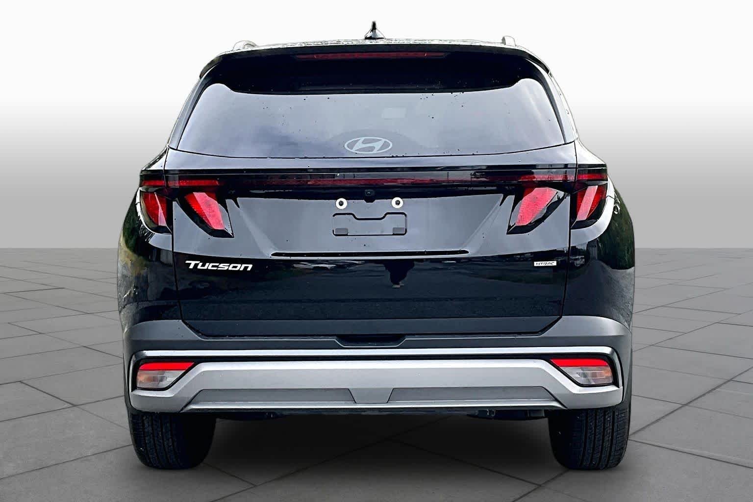 Used 2026 Phantom Black Hyundai SEL image 4