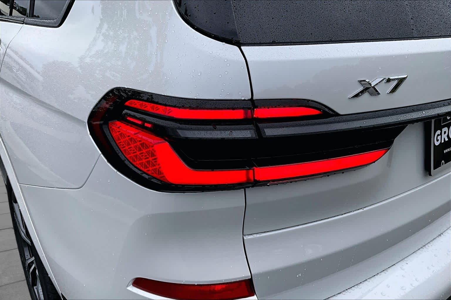 New 2027 Mineral White Metallic BMW xDrive40i image 14