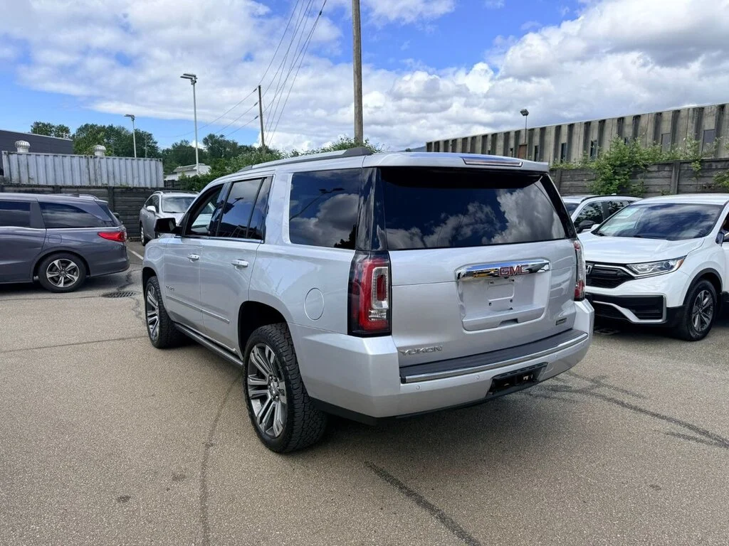 Used 2020 Quicksilver Metallic GMC 4x4 Denali Dilawri Certified   Local BC   Regularl image 7
