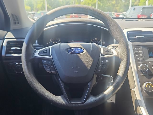 Used 2014 Gray Ford SE image 15