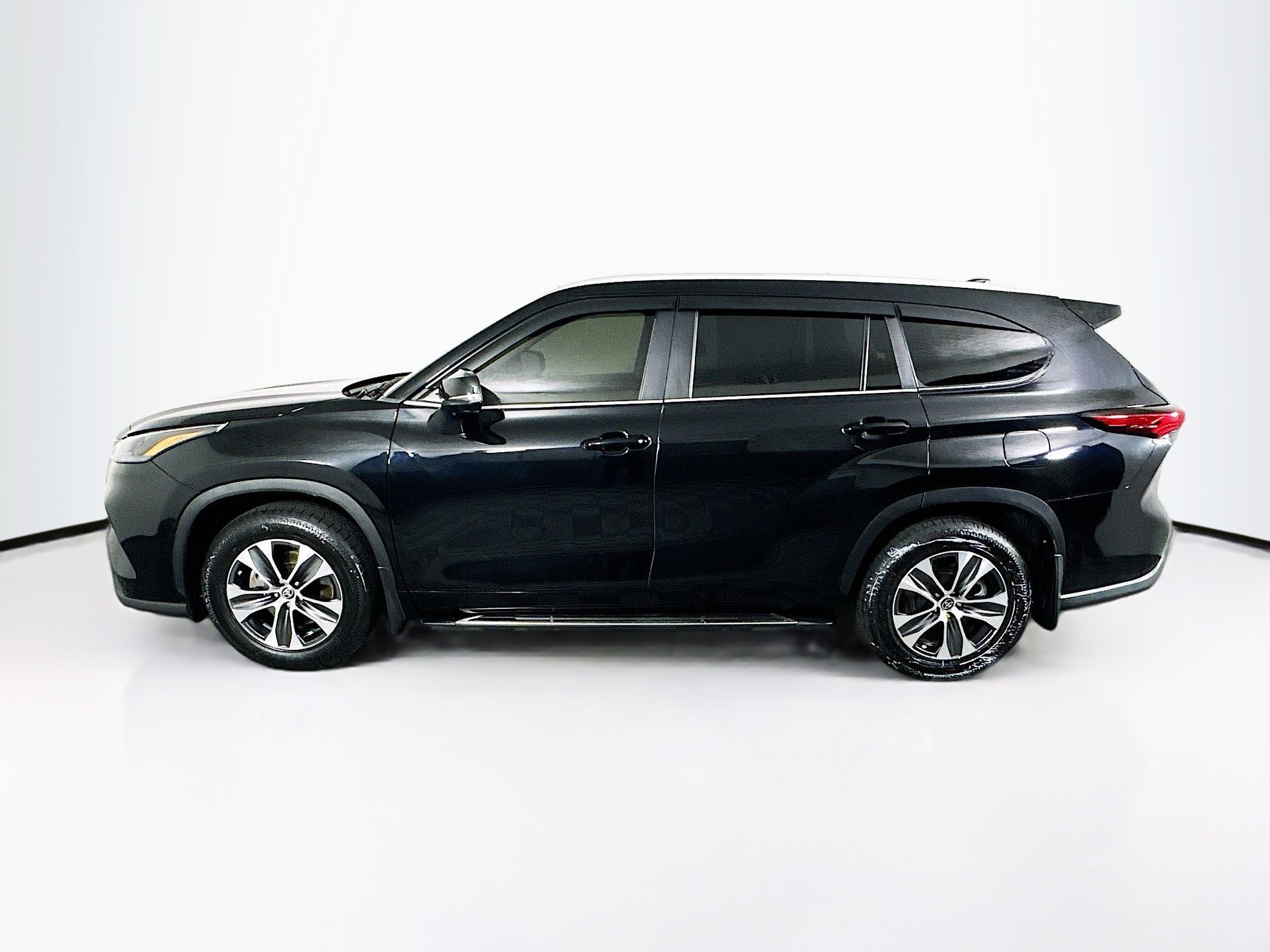 2023 Toyota Highlander thumbnail 8
