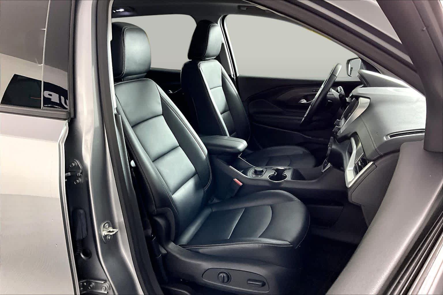 Used 2024 Sterling Metallic GMC SLT image 8