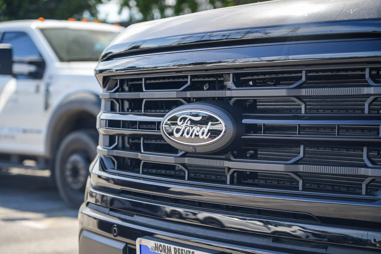 New 2026 Agate Black Metallic Ford XLT image 3