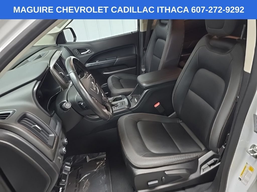 Used 2022 White GMC AT4 w/Leather image 29