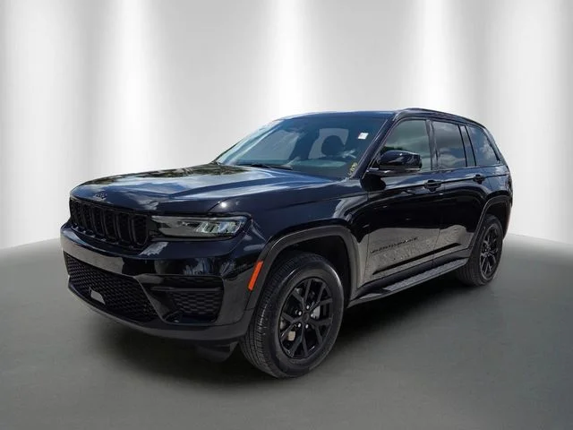 Certified Used 2025 Black Jeep Altitude image 2