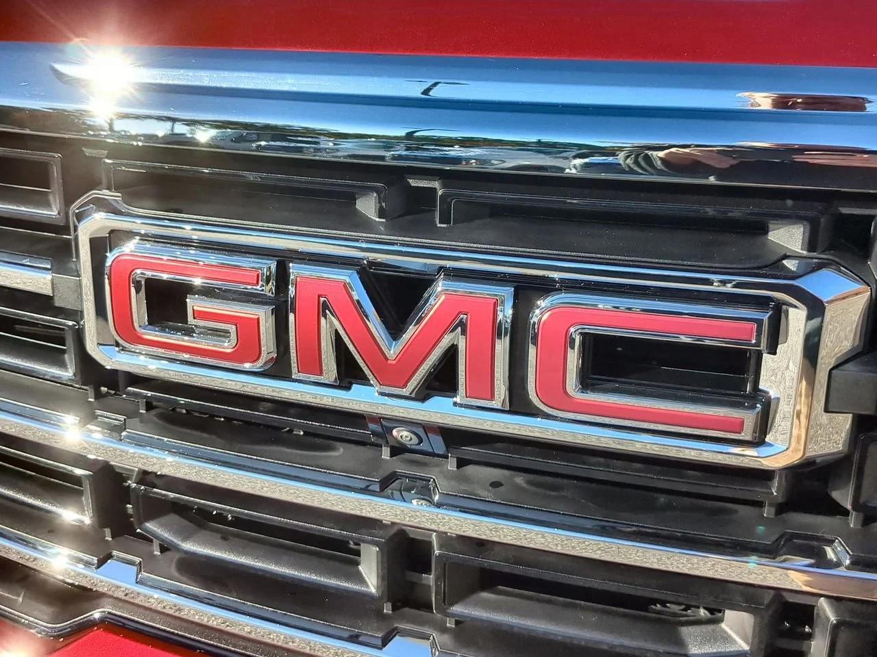 New 2026 Volcanic Red Tintcoat GMC Elevation image 31