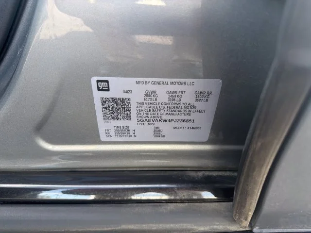 Used 2023 Includes Pitch Dark Night lower exterior accent color.) Buick Essence image 35