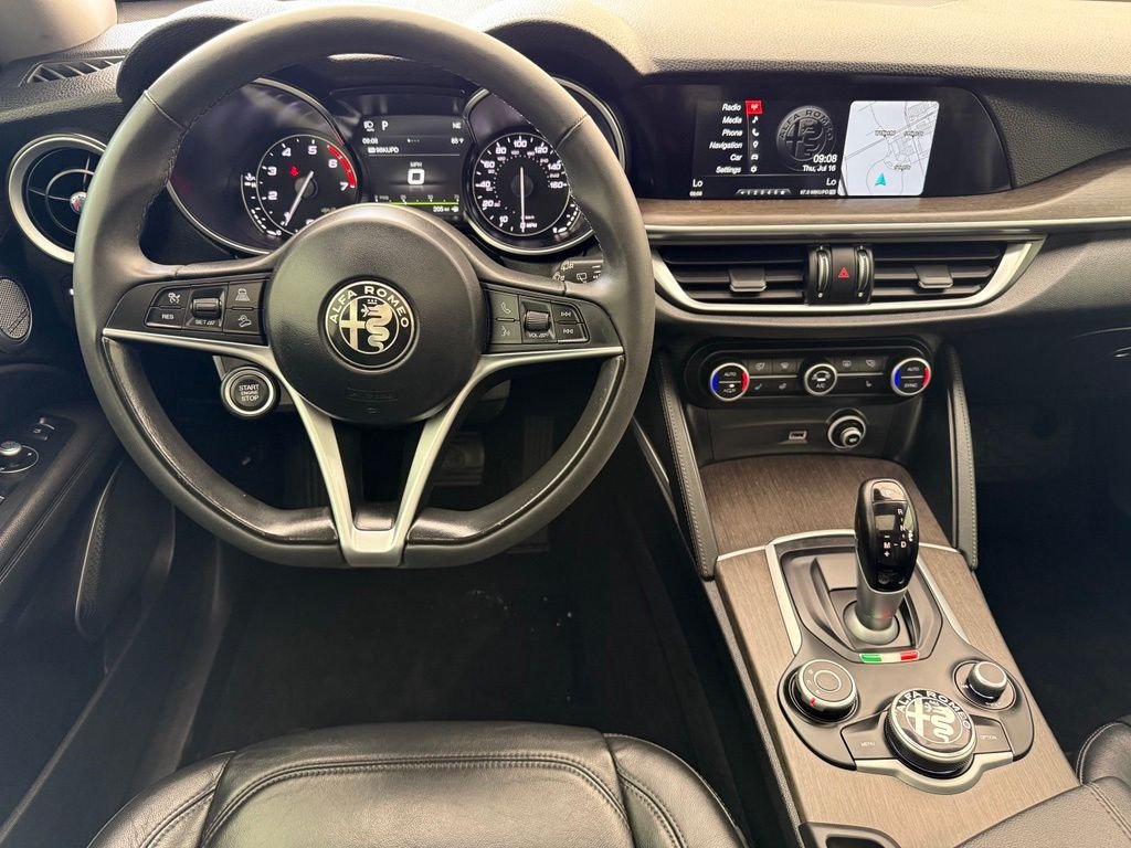 Used 2018 White Alfa Romeo Ti image 22