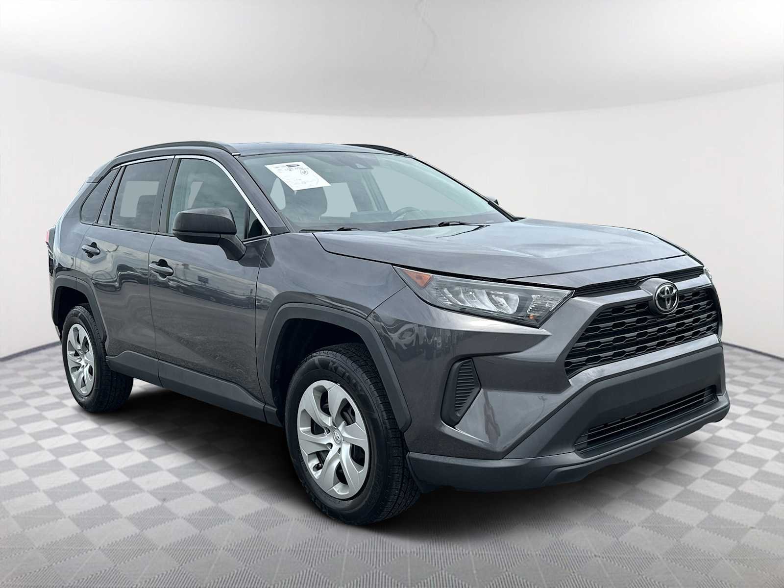2021 Toyota RAV4 LE AWD's photo