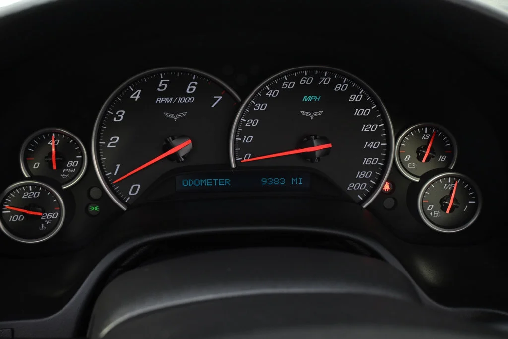 Used 2011 ARCTIC WHITE Chevrolet Z16 Grand Sport w/3LT image 33