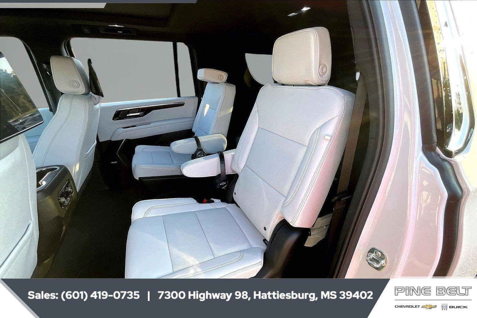 New 2026 Polar White Tricoat Chevrolet Premier image 19