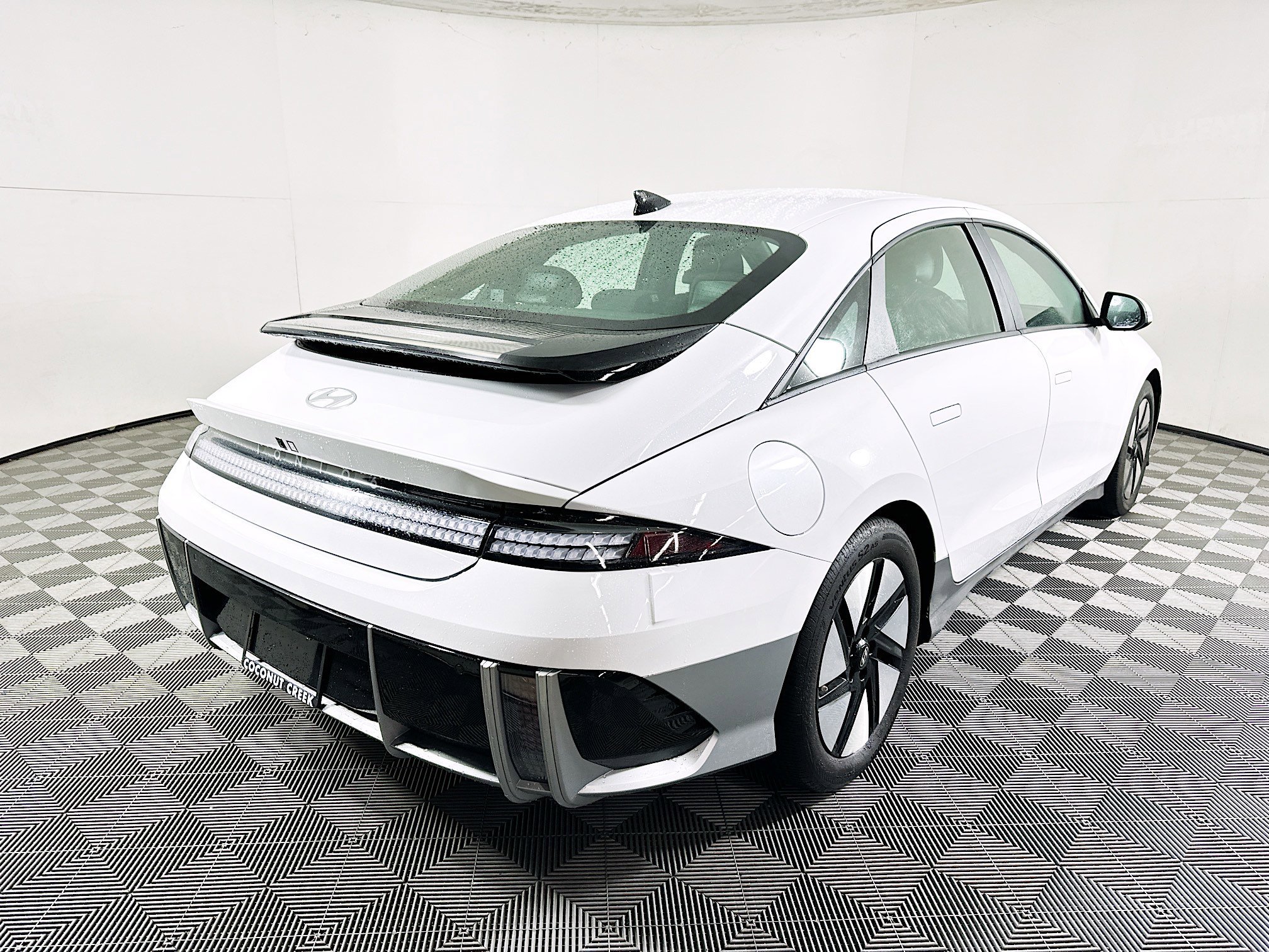 2024 Hyundai IONIQ thumbnail 5