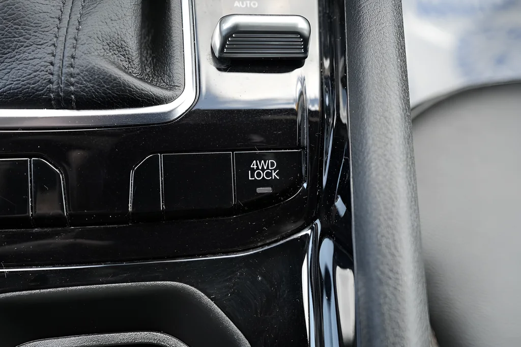 Used 2024 Silver Jeep Limited image 32