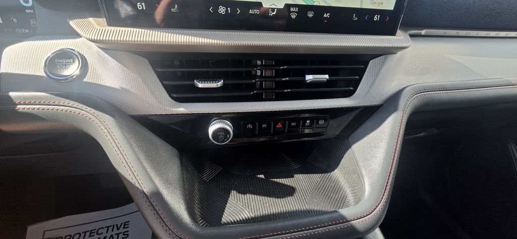 Used 2025 White Metallic Ford Active image 24