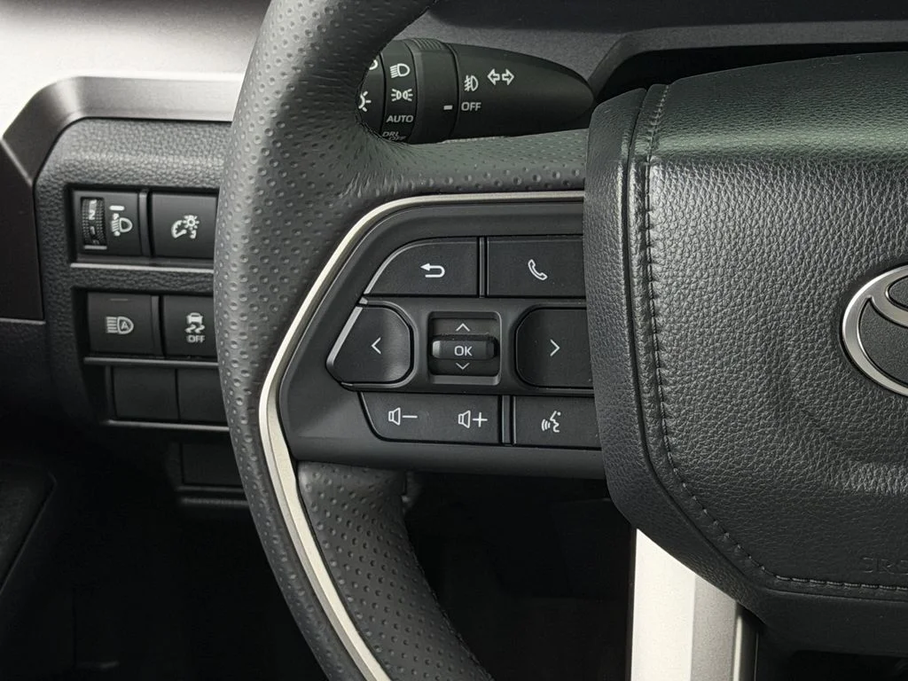 Used 2026 Blue Toyota SR5 image 13