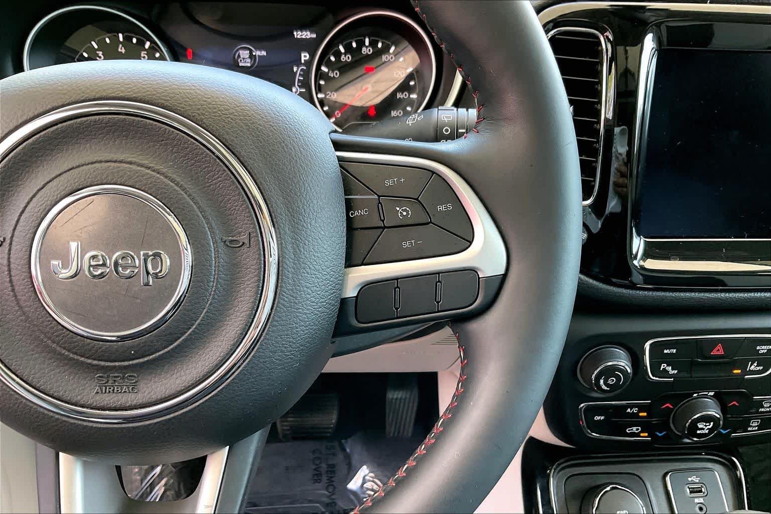 Used 2018 Redline Pearlcoat Jeep Limited image 25