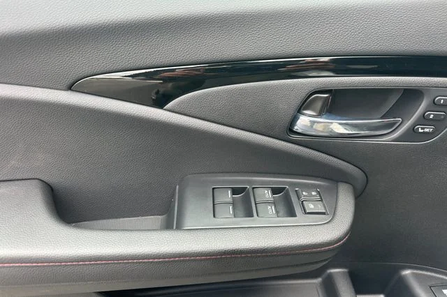 New 2026 Sonic Gray Pearl Honda Black Edition Two-Tone image 11